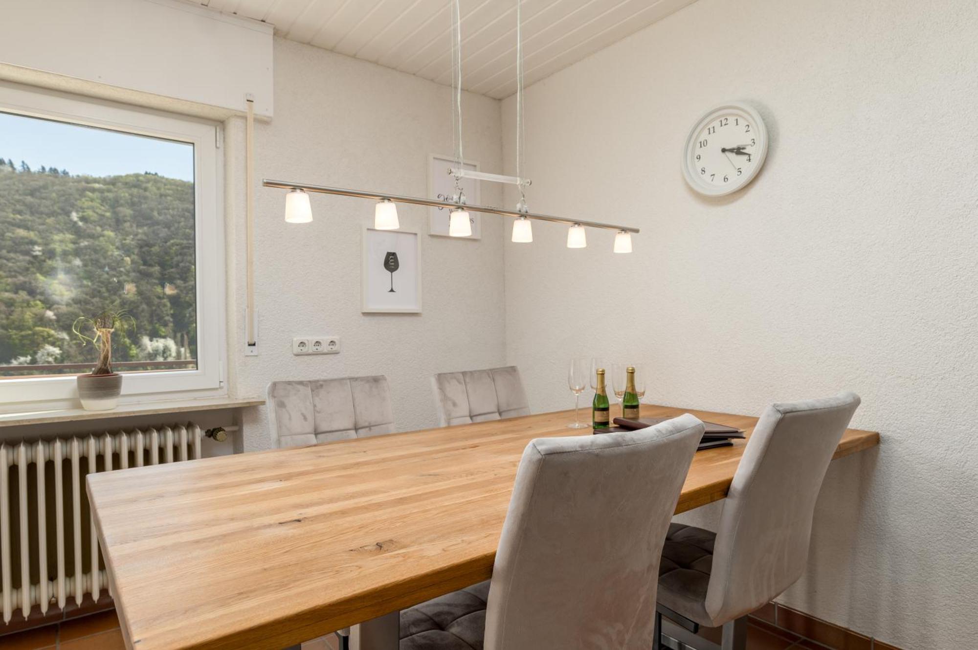 Riesling Appartement For 2 - 4 People - Billiards - Balcony With Mosel View - Parking - Wine Barrel Bar - Fully Equipped Kitchen - Netflix - Waiputv - 3 Km From Cochem Klotten Dış mekan fotoğraf